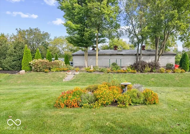 Photo 3 of Single family home for sale at 4054 Galena Dr, Avon, IN 46123 | MLS# 22124162 | Listing updated on 2026-10-07