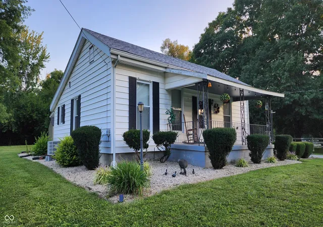 Photo 13 of Single family home for sale at 1215 W Washington Ave, Shelbyville, IN 46176 | MLS# 22124169 | Listing updated on 2026-09-08