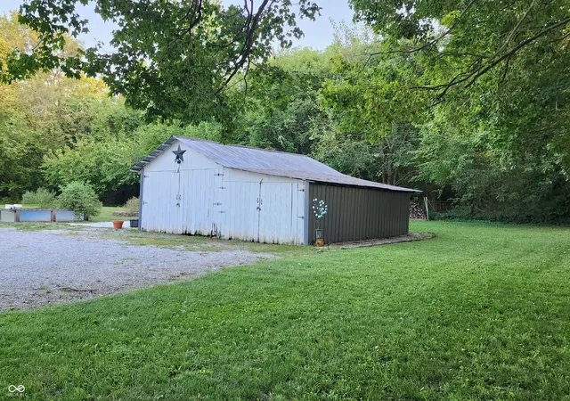Photo 4 of Single family home for sale at 1215 W Washington Ave, Shelbyville, IN 46176 | MLS# 22124169 | Listing updated on 2026-09-08