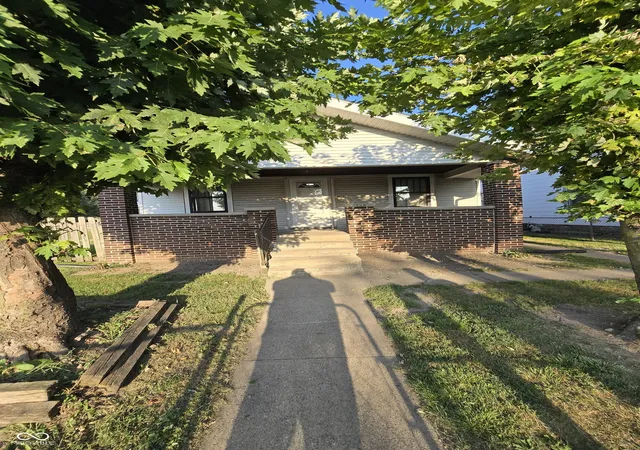 Photo 1 of Sale Pending at 435 N Sherman Dr, Indianapolis, IN 46201 | MLS# 22124182 | Listing updated on 2026-09-13