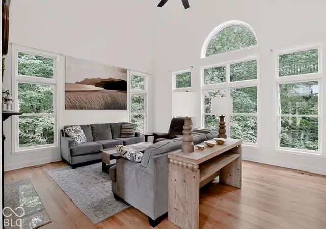 Photo 3 of Single family home for sale at 1040 Sullivans Ridge, Zionsville, IN 46077 | MLS# 22124186 | Listing updated on 2026-10-06