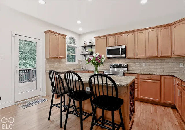 Photo 3 of Single family home for sale at 1040 Sullivans Ridge, Zionsville, IN 46077 | MLS# 22124186 | Listing updated on 2026-10-06