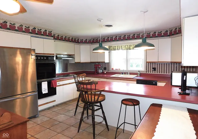 Photo 4 of Single family home for sale at 302 S Broadway St, Greensburg, IN 47240 | MLS# 22124190 | Listing updated on 2026-09-30