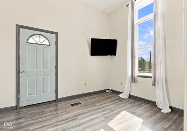 Photo 3 of Sale Pending at 401 E Jefferson St, Saint Paul, IN 47272 | MLS# 22124194 | Listing updated on 2026-09-28