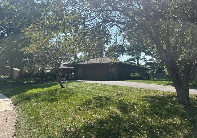 Photo 4 of Single family home for sale at 8888 Alderly Ct, Indianapolis, IN 46260 | MLS# 22124233 | Listing updated on 2026-09-13