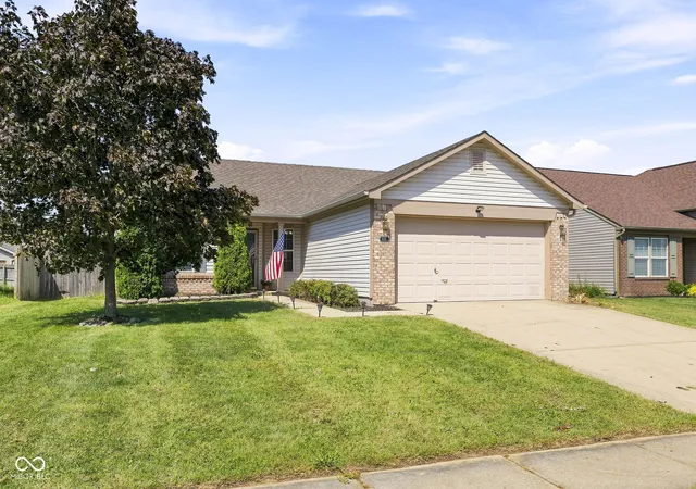 Photo 1 of Single family home for sale at 6126 Glebe Dr, Indianapolis, IN 46237 | MLS# 22124257 | Listing updated on 2026-09-15
