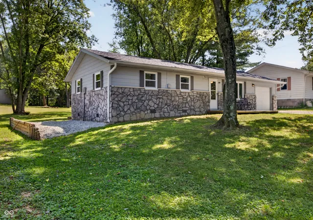 Photo 2 of Single family home for sale at 102 Juliet Ln, Bedford, IN 47421 | MLS# 22124262 | Listing updated on 2026-10-05