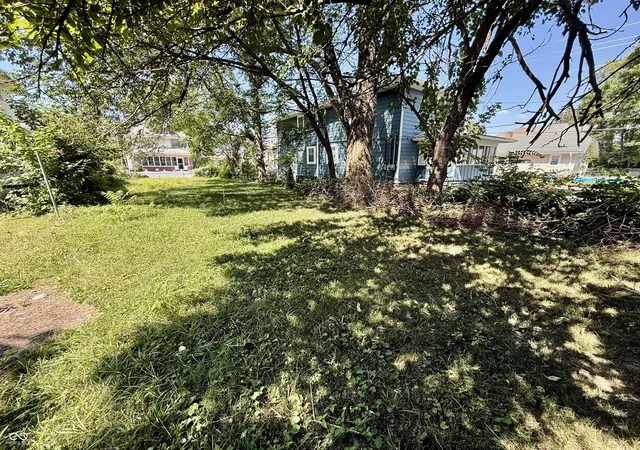 Photo 3 of Sale Pending at 3467 N Kenwood, Indianapolis, IN 46208 | MLS# 22124270 | Listing updated on 2026-09-15