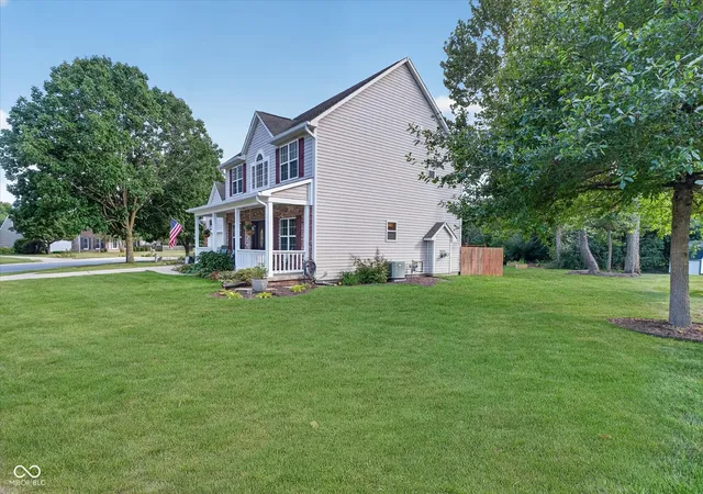 Photo 3 of Sale Pending at 6781 Fieldstream Dr, Plainfield, IN 46168 | MLS# 22124271 | Listing updated on 2026-10-08