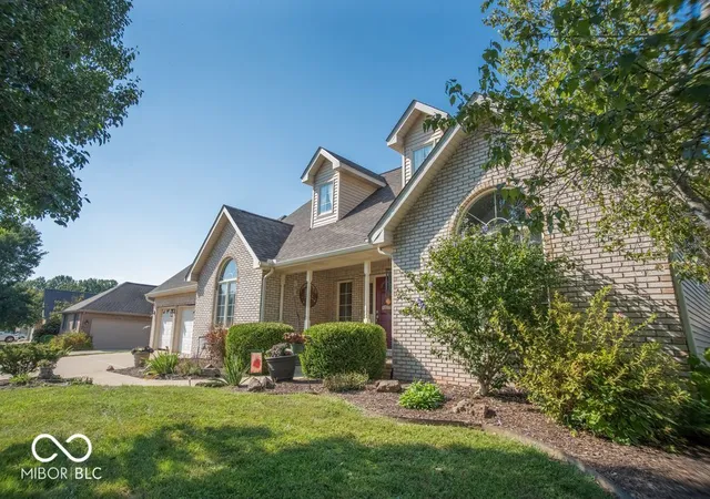 Photo 2 of Single family home for sale at 1172 Watertree Rd, Terre Haute, IN 47803 | MLS# 22124277 | Listing updated on 2026-09-04