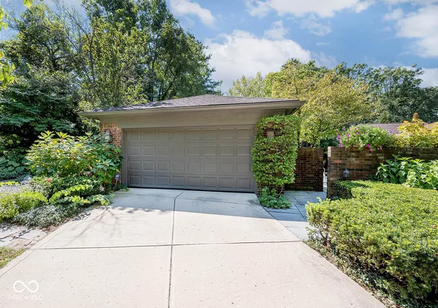 Photo 1 of Sale Pending at 5378 Whisperwood Ln, Indianapolis, IN 46226 | MLS# 22124280 | Listing updated on 2026-09-21