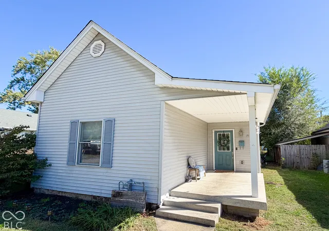 Photo 1 of Sale Pending at 2119 Home Ave, Columbus, IN 47201 | MLS# 22124291 | Listing updated on 2026-10-18