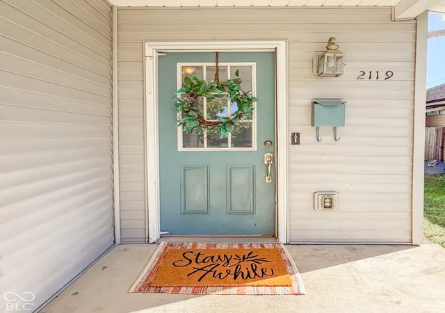 Photo 3 of Sale Pending at 2119 Home Ave, Columbus, IN 47201 | MLS# 22124291 | Listing updated on 2026-10-18