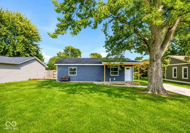 Photo 1 of Single family home for sale at 1019 N Broadway, Greenfield, IN 46140 | MLS# 22124303 | Listing updated on 2026-09-04