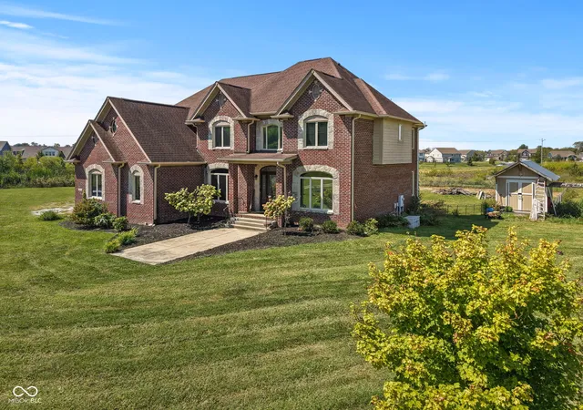 Photo 2 of Single family home for sale at 4056 Saddle Clb Rd, Bargersville, IN 46106 | MLS# 22124307 | Listing updated on 2026-09-04