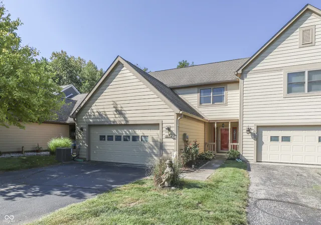 Photo 2 of Single family home for sale at 8214 River Bay Dr E, Indianapolis, IN 46240 | MLS# 22124342 | Listing updated on 2026-10-07