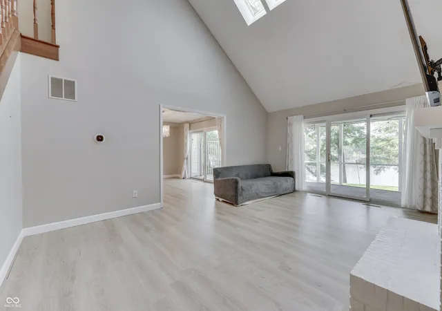 Photo 4 of Single family home for sale at 8214 River Bay Dr E, Indianapolis, IN 46240 | MLS# 22124342 | Listing updated on 2026-10-07