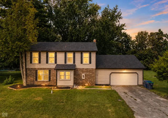 Photo 2 of Single family home for sale at 1509 N Buckeye Rd, Muncie, IN 47304 | MLS# 22124355 | Listing updated on 2026-09-06