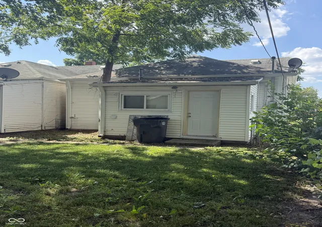 Photo 2 of Single family home for sale at 1920 Main St, Anderson, IN 46016 | MLS# 22124359 | Listing updated on 2026-09-04
