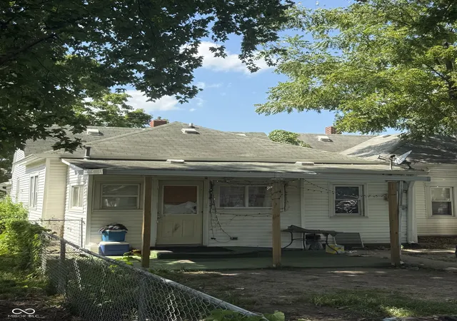 Photo 2 of Single family home for sale at 1924 Main St, Anderson, IN 46016 | MLS# 22124391 | Listing updated on 2026-09-04