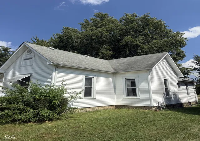 Photo 2 of Single family home for sale at 1928 Main St, Anderson, IN 46016 | MLS# 22124397 | Listing updated on 2026-09-04