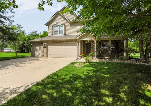 Photo 2 of Single family home for sale at 5722 W Woodstock Trl, Mc Cordsville, IN 46055 | MLS# 22124400 | Listing updated on 2026-09-05