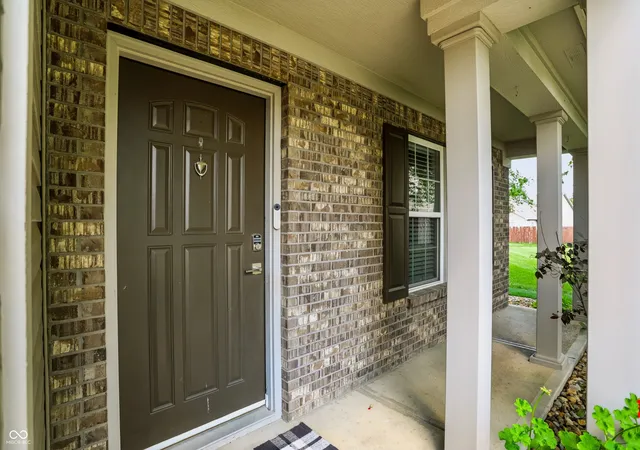 Photo 4 of Single family home for sale at 5722 W Woodstock Trl, Mc Cordsville, IN 46055 | MLS# 22124400 | Listing updated on 2026-09-05