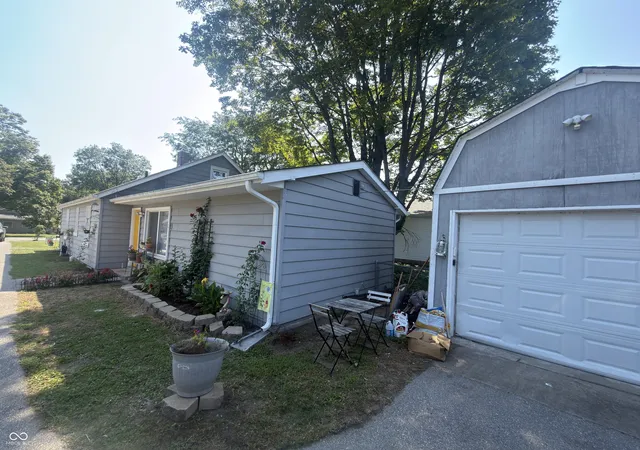 Photo 3 of Single family home for sale at 8912 Robey Dr, Indianapolis, IN 46234 | MLS# 22124407 | Listing updated on 2026-09-04