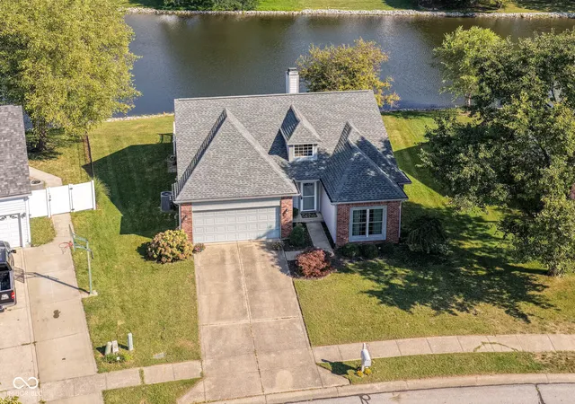 Photo 1 of Sale Pending at 7888 Cobblesprings Dr, Avon, IN 46123 | MLS# 22124408 | Listing updated on 2026-09-14