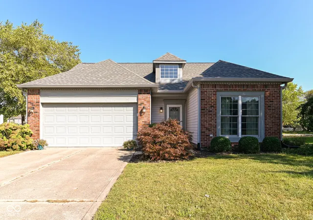Photo 2 of Sale Pending at 7888 Cobblesprings Dr, Avon, IN 46123 | MLS# 22124408 | Listing updated on 2026-09-14