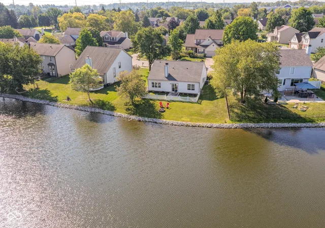 Photo 3 of Sale Pending at 7888 Cobblesprings Dr, Avon, IN 46123 | MLS# 22124408 | Listing updated on 2026-09-14
