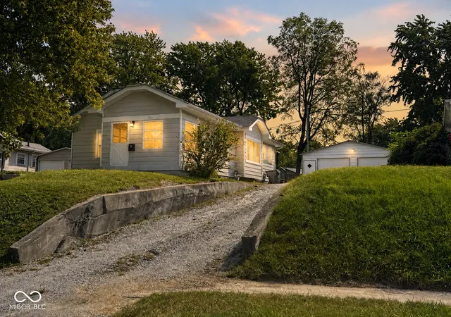 Photo 1 of Single family home for sale at 241 Ringwood Way, Anderson, IN 46013 | MLS# 22124411 | Listing updated on 2026-09-07
