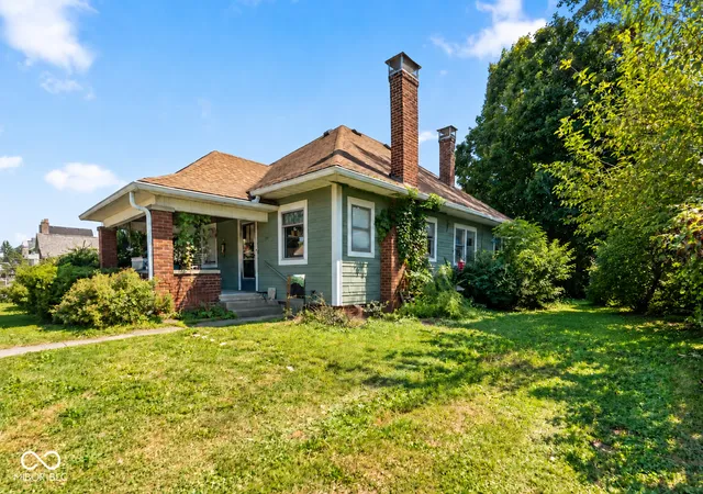 Photo 2 of Single family home for sale at 989 E Morgan St, Martinsville, IN 46151 | MLS# 22124412 | Listing updated on 2026-09-06