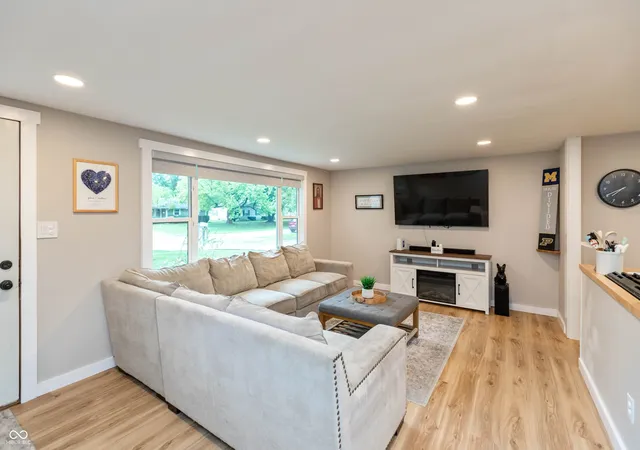 Photo 3 of Single family home for sale at 4230 W Varner Rd, Brownsburg, IN 46112 | MLS# 22124413 | Listing updated on 2026-09-22