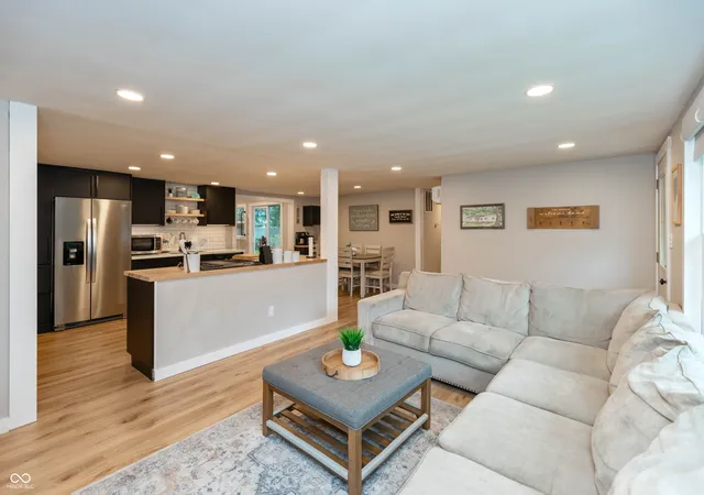 Photo 4 of Single family home for sale at 4230 W Varner Rd, Brownsburg, IN 46112 | MLS# 22124413 | Listing updated on 2026-09-22