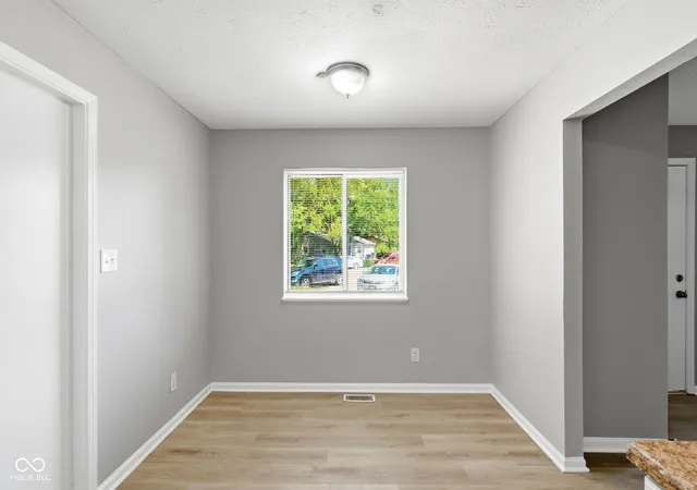 Photo 4 of Single family home for sale at 9405 Big Ben Cir, Indianapolis, IN 46235 | MLS# 22124421 | Listing updated on 2026-09-04