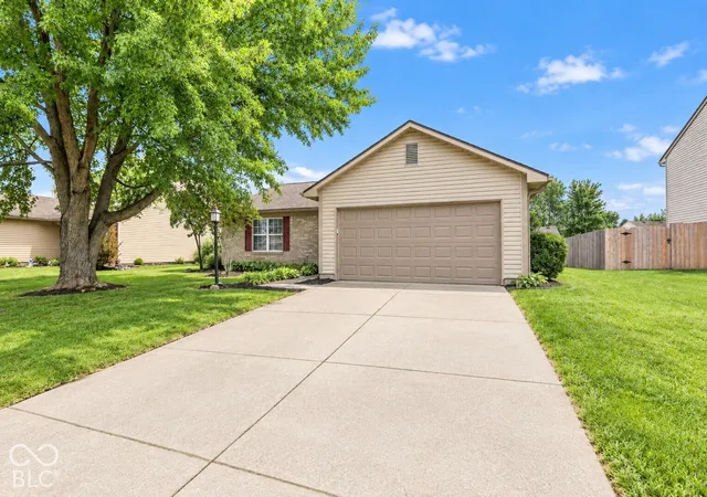 Photo 2 of Single family home for sale at 18084 Sanibel Cir, Westfield, IN 46062 | MLS# 22124422 | Listing updated on 2026-09-26