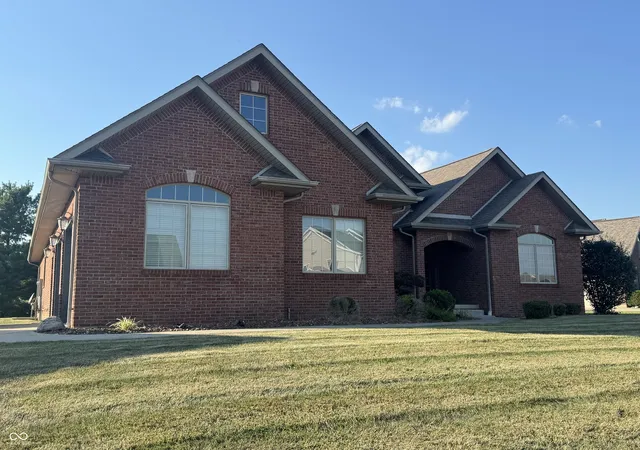 Photo 2 of Single family home for sale at 820 E Mill Crk Rd S, Greensburg, IN 47240 | MLS# 22124423 | Listing updated on 2026-10-02
