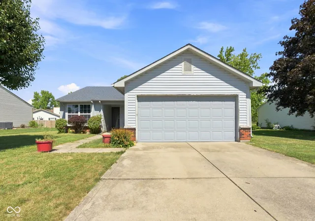 Photo 2 of Single family home for sale at 6210 Belfry Way, Indianapolis, IN 46237 | MLS# 22124449 | Listing updated on 2026-09-15