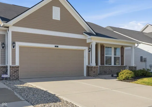 Photo 3 of Single family home for sale at 907 Tuxedo Dr, Westfield, IN 46074 | MLS# 22124450 | Listing updated on 2026-09-29