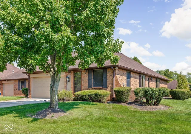 Photo 3 of Condo for sale at 537 Eagle Crst Dr, Brownsburg, IN 46112 | MLS# 22124452 | Listing updated on 2026-09-04