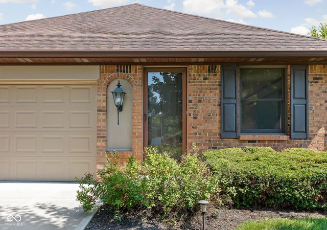 Photo 3 of Condo for sale at 537 Eagle Crst Dr, Brownsburg, IN 46112 | MLS# 22124452 | Listing updated on 2026-09-04