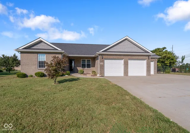 Photo 1 of Single family home for sale at 1604 E Bell Frd Dr, Seymour, IN 47274 | MLS# 22124483 | Listing updated on 2026-09-22