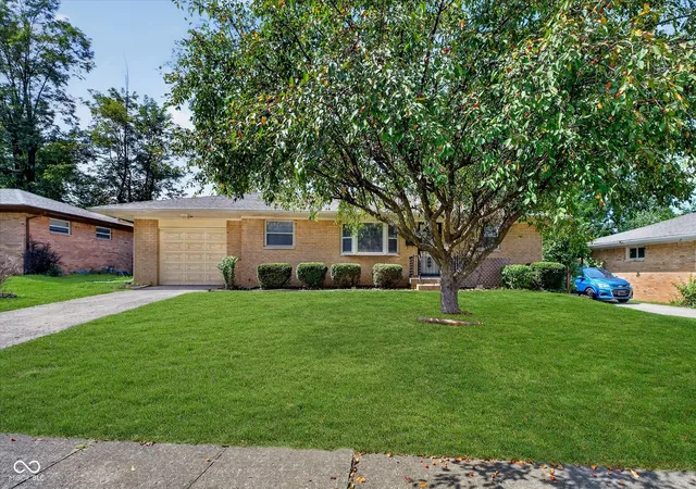 Photo 1 of Sale Pending at 4416 Lesley Ave, Indianapolis, IN 46226 | MLS# 22124505 | Listing updated on 2026-09-07