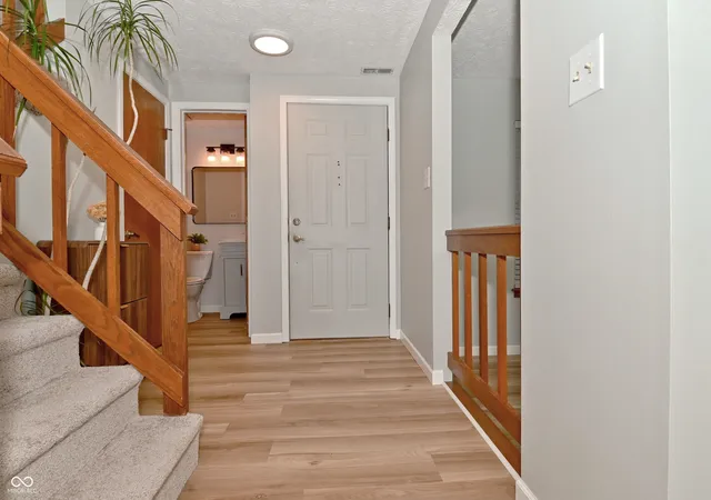 Photo 4 of Condo for sale at 4758 Stansbury Ln, Indianapolis, IN 46254 | MLS# 22124509 | Listing updated on 2026-10-16
