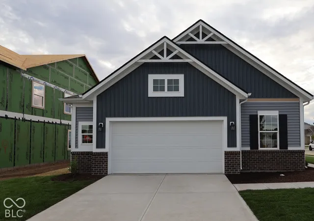 Photo 2 of Single family home for sale at 2237 Bear Oak Run, Shelbyville, IN 46176 | MLS# 22124531 | Listing updated on 2026-10-08