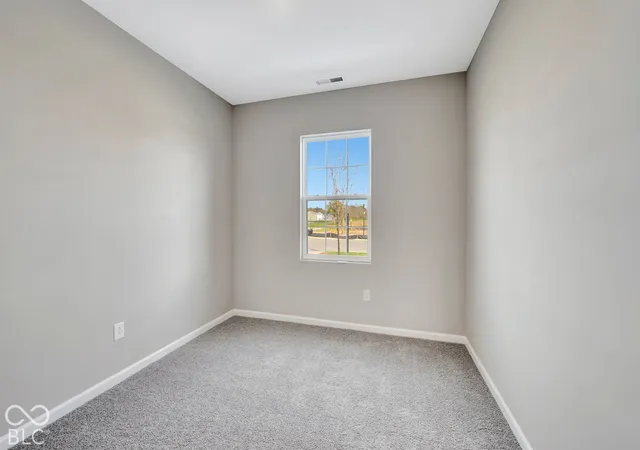 Photo 3 of Single family home for sale at 2237 Bear Oak Run, Shelbyville, IN 46176 | MLS# 22124531 | Listing updated on 2026-10-29