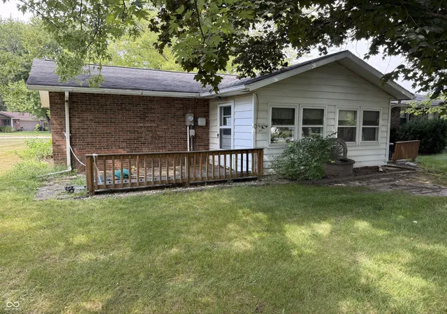 Photo 2 of Sale Pending at 1605 S Longwood Dr, Alexandria, IN 46001 | MLS# 22124547 | Listing updated on 2026-09-14