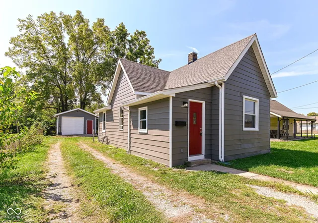 Photo 2 of Single family home for sale at 119 E School St, Anderson, IN 46012 | MLS# 22124551 | Listing updated on 2026-09-04