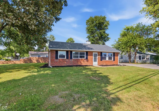Photo 2 of Single family home for sale at 110 Whiteland Rd, Whiteland, IN 46184 | MLS# 22124578 | Listing updated on 2026-09-04